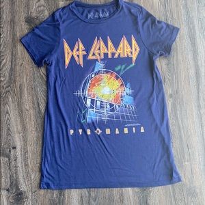 Def Leppard graphic tee